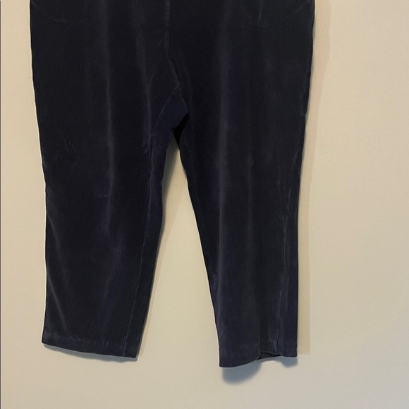 Women’s Quaker Factory Navy Corduroy Stretch Capri Pants Large Short - Picture 4 of 11